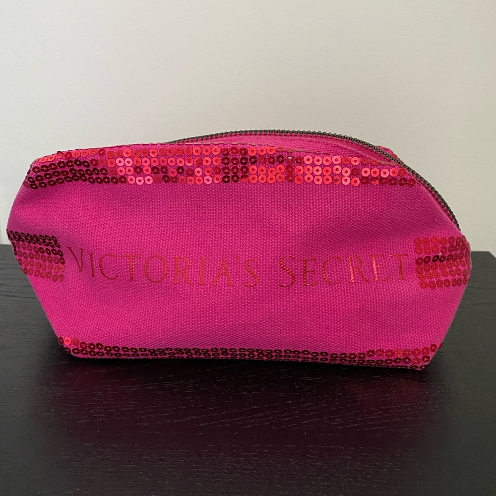 VICTORIA’S SECRET Cosmetic Case